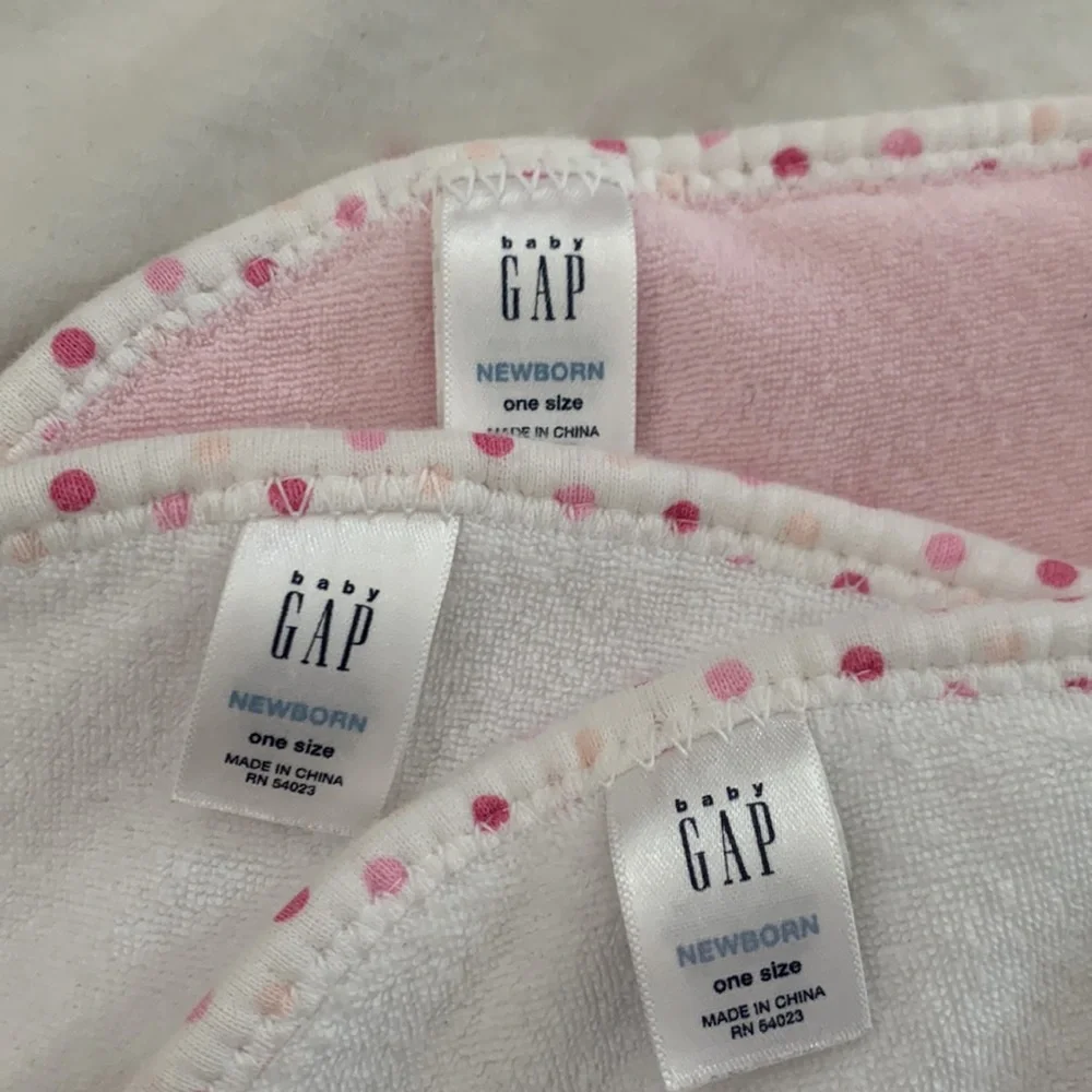 Gap set of 3 bibs
